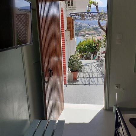 Green Sea View Poros Town Luaran gambar